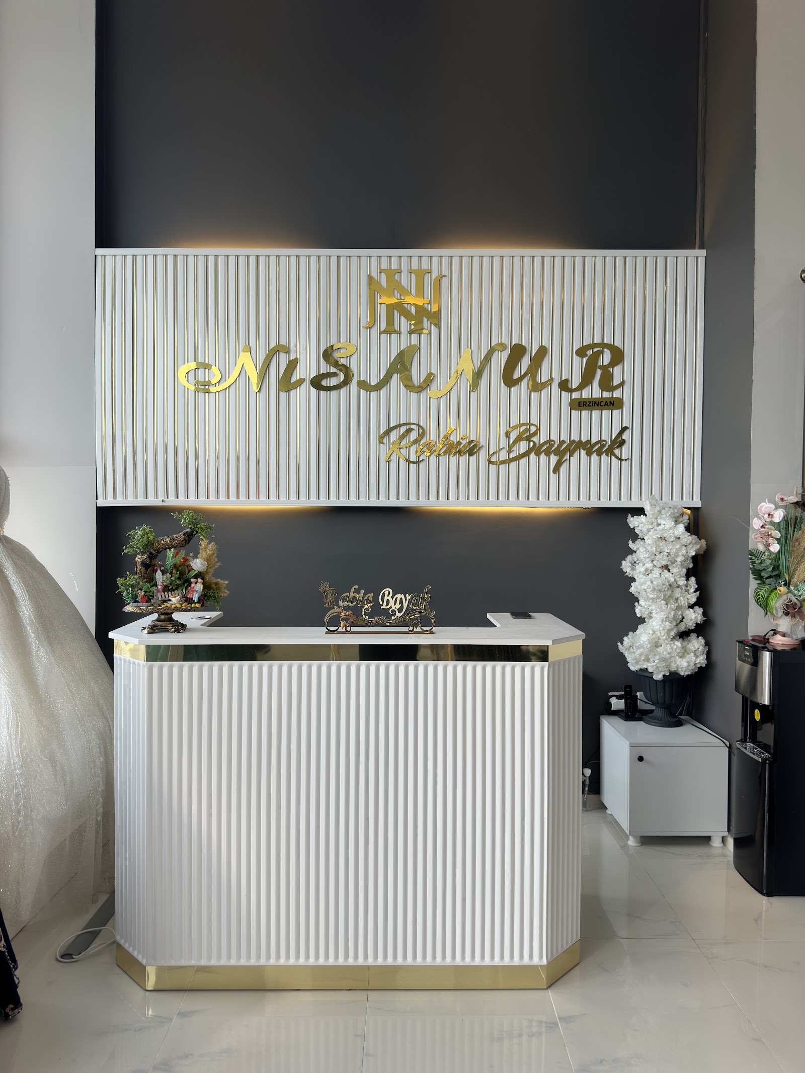 Nisanur Gelinlik & Kuaför Salonu